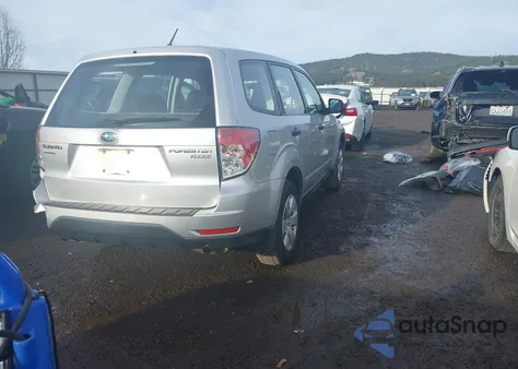 2010 Subaru Forester 2.5X z USA, uszkodzony, nr VIN JF2SH6AC7AH744504